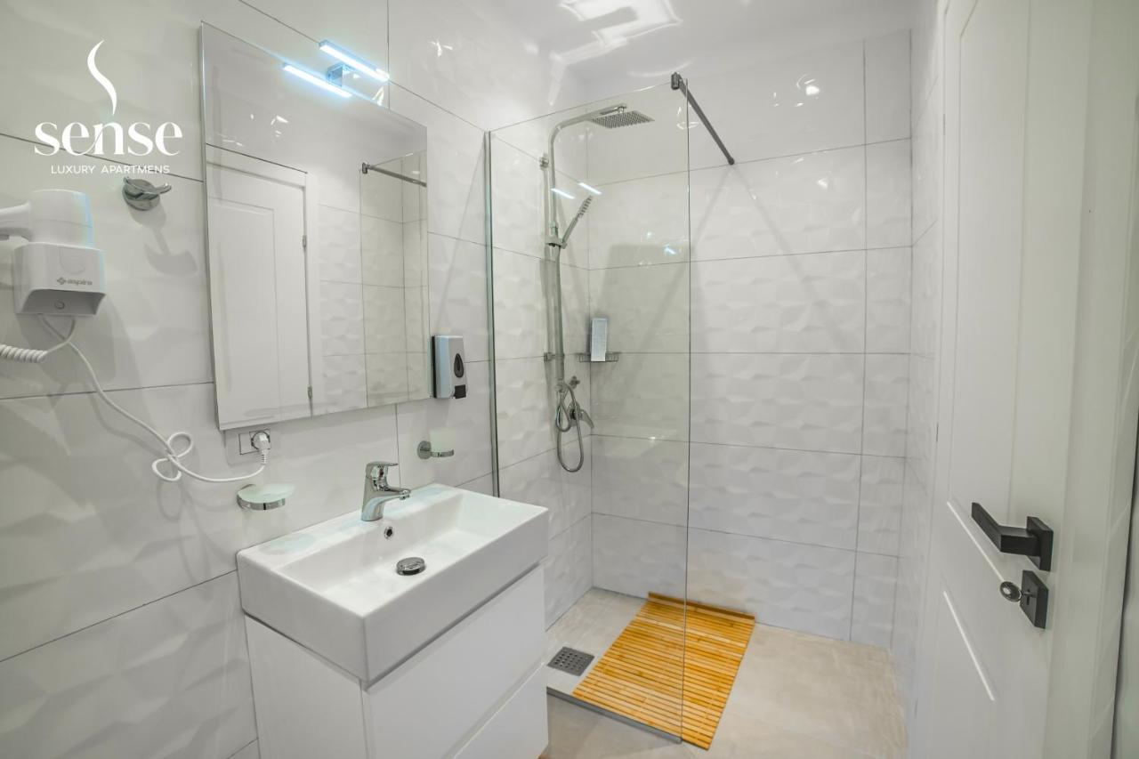 Sense Luxury *